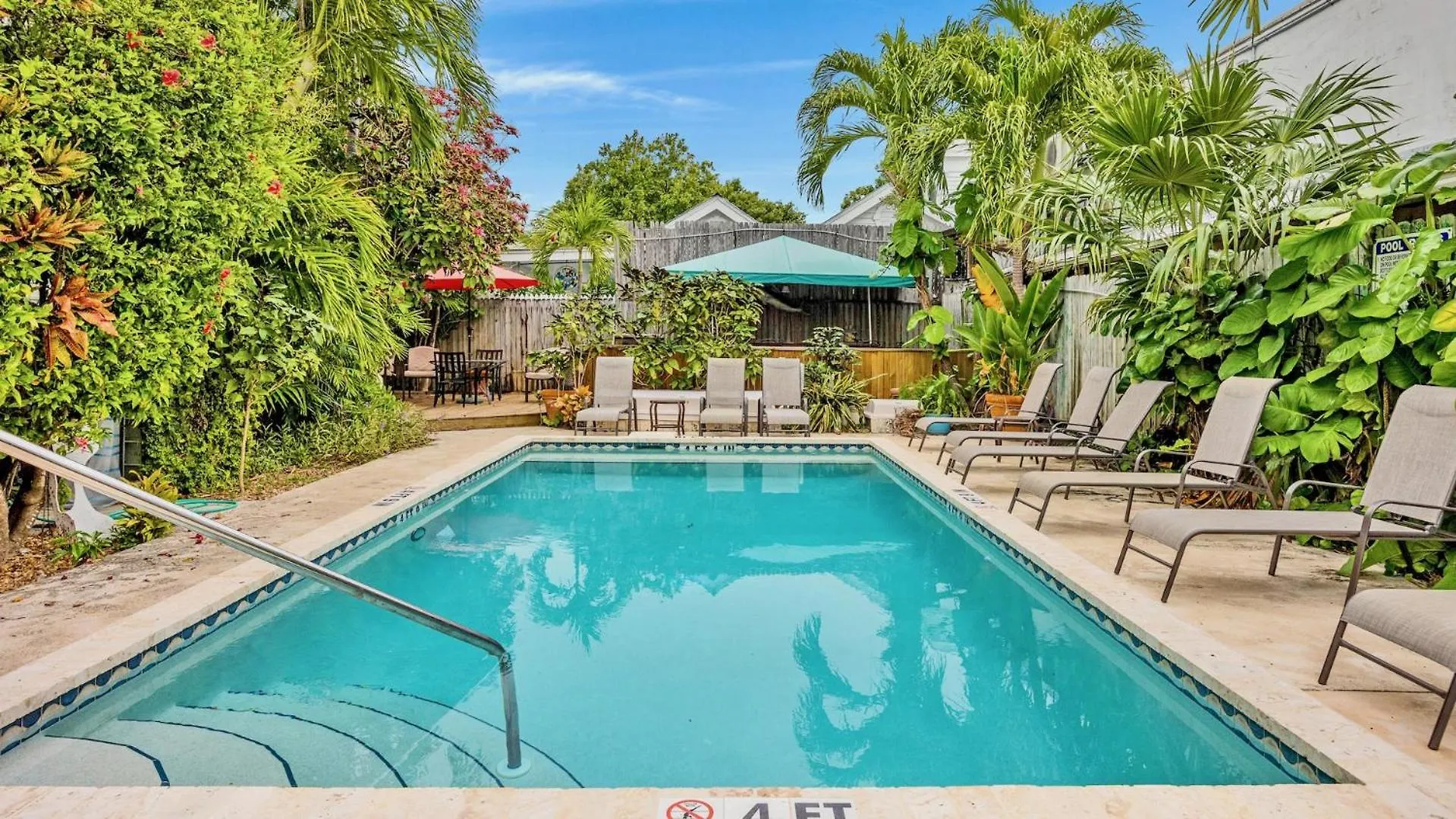 Kokomo Suite By Last Key Realty Key West